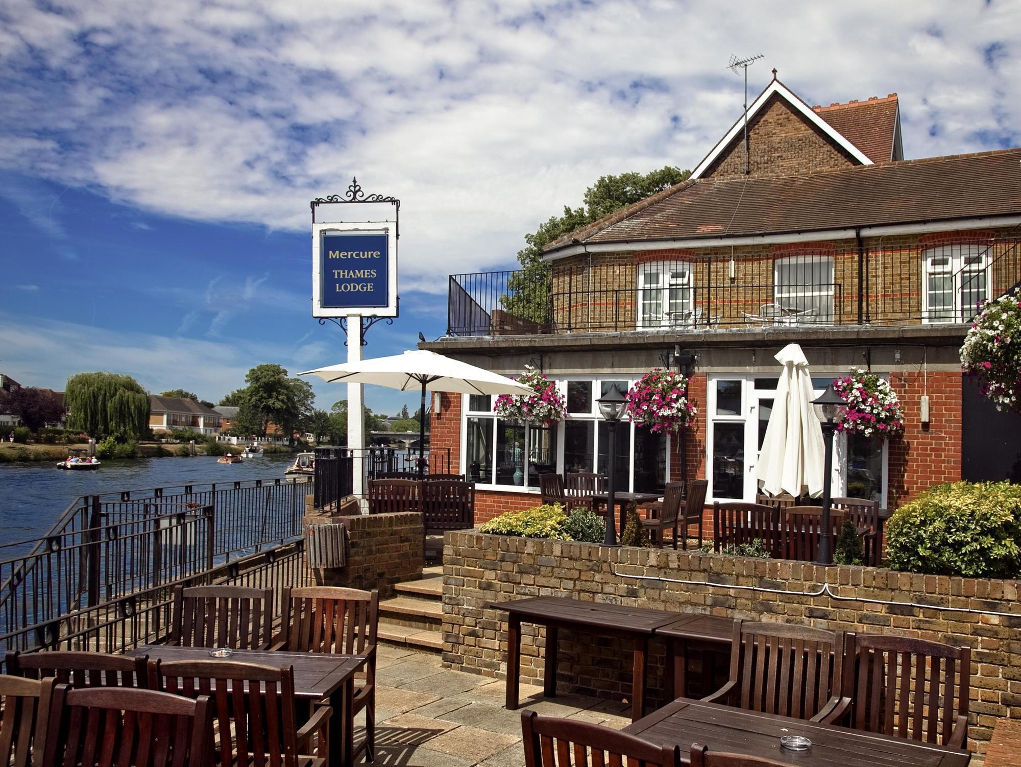 Mercure London Staines-Upon-Thames Hotel Exterior photo